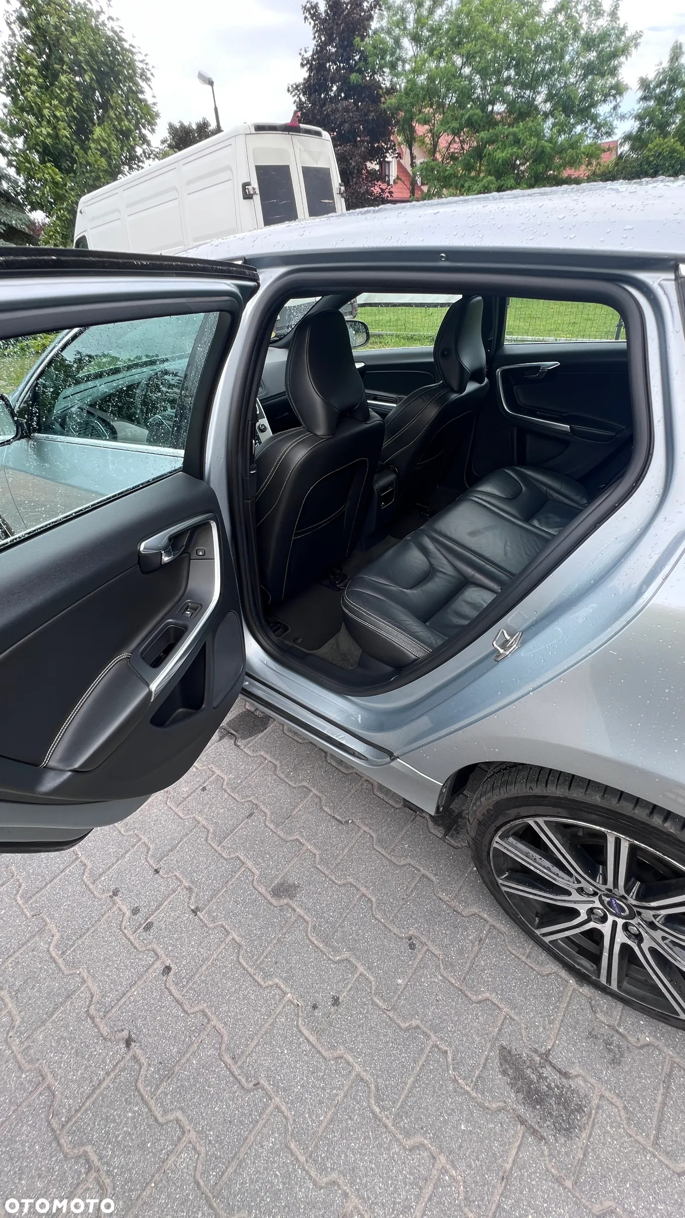 Volvo V60 D6 AWD Plug-in Hybrid Summum - 9