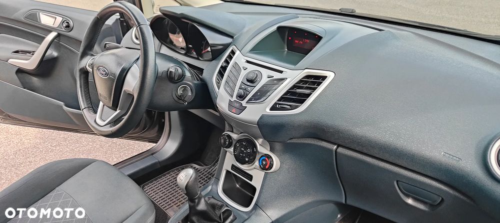 Ford Fiesta 1.25 SYNC Edition - 29