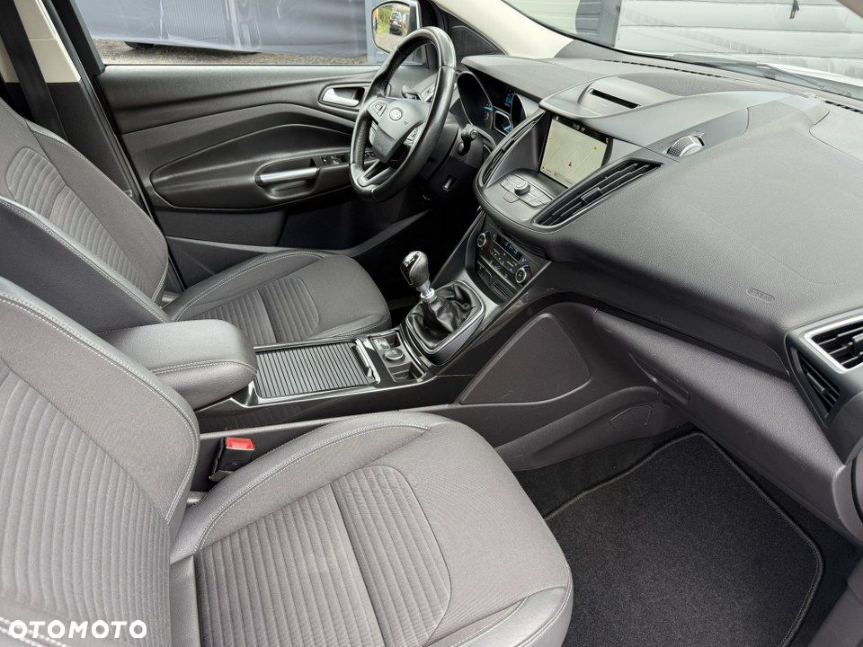 Ford Kuga 2.0 TDCi 2x4 Titanium - 30