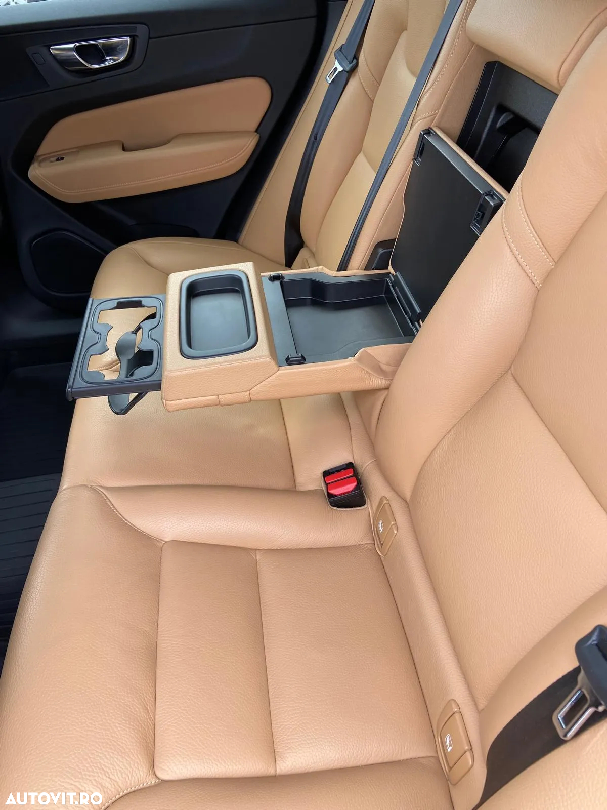 Volvo XC 60 B4 MHEV AWD Inscription - 3