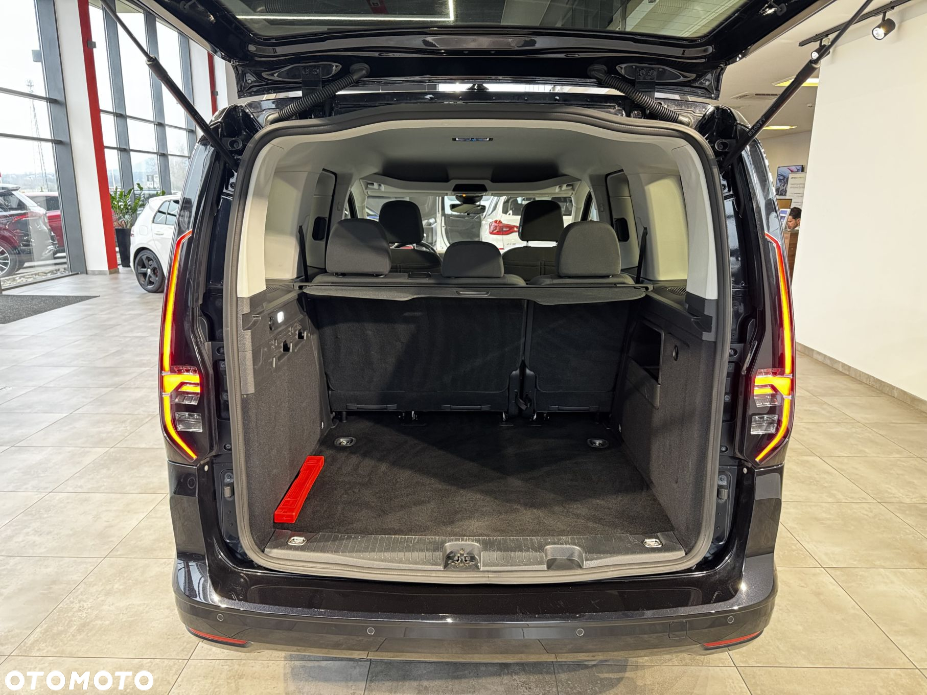 Volkswagen Caddy - 10