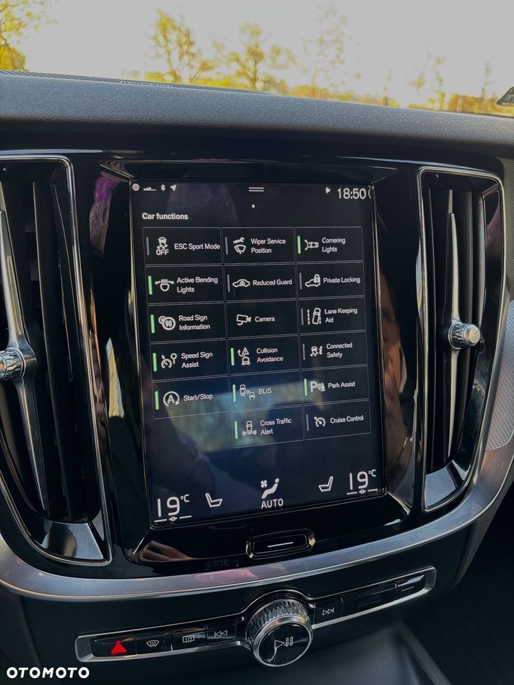 Volvo S60 T5 R-Design - 33