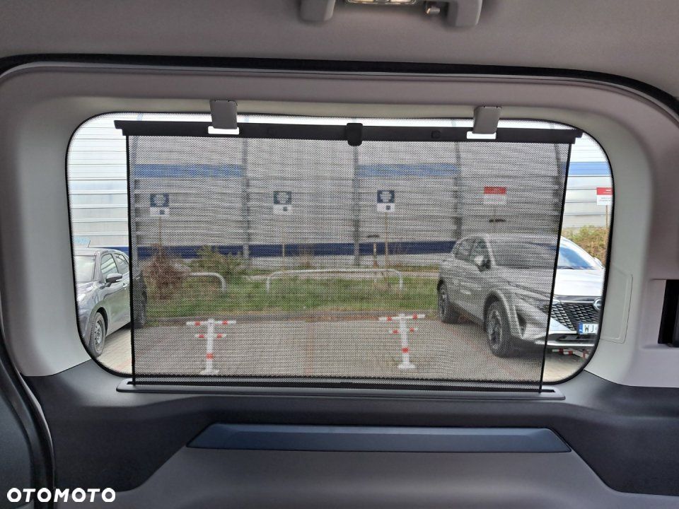 Ford Tourneo Custom - 15