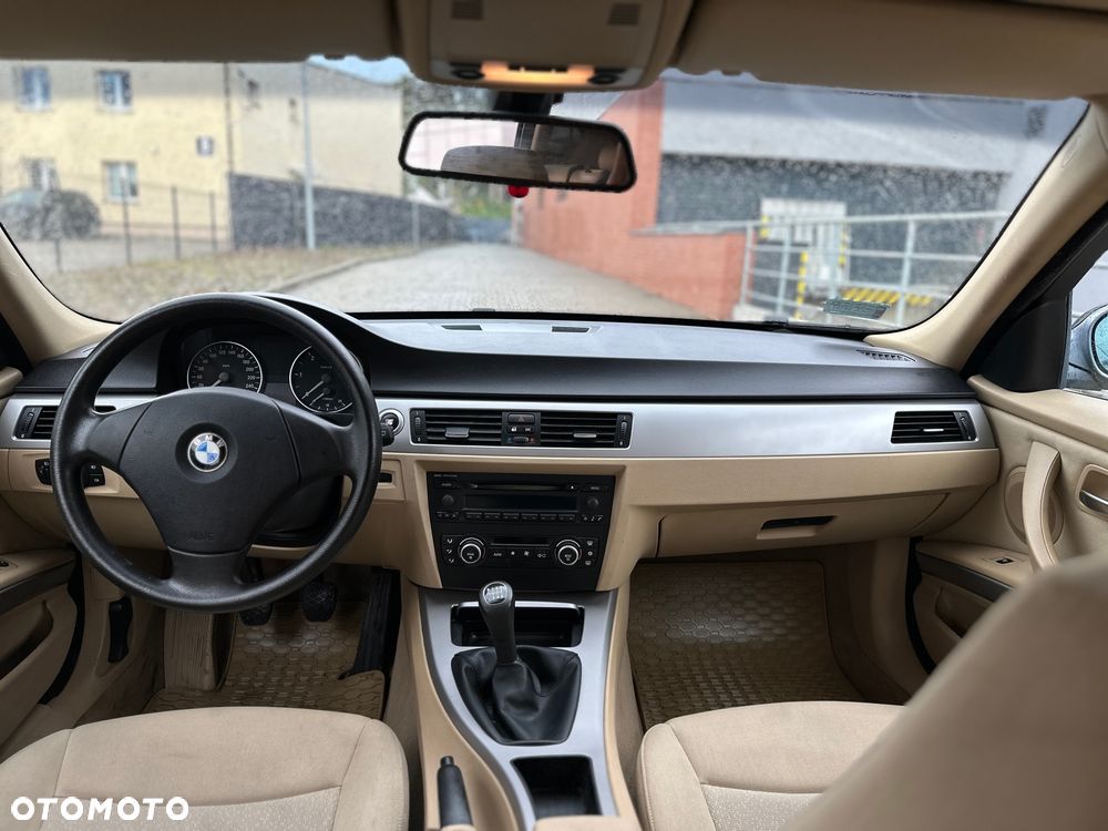 BMW Seria 3 318d - 5