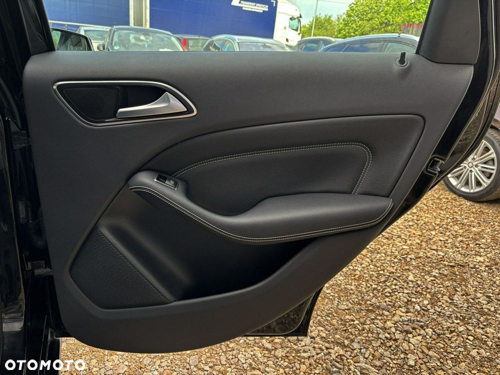 Mercedes-Benz Klasa B 200 7G-DCT UrbanStyle Edition - 20