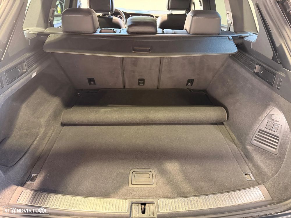 VW Touareg 3.0 TDI V6 R-Line - 37