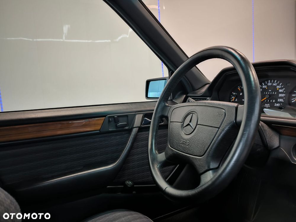 Mercedes-Benz W124 (1984-1993) - 22
