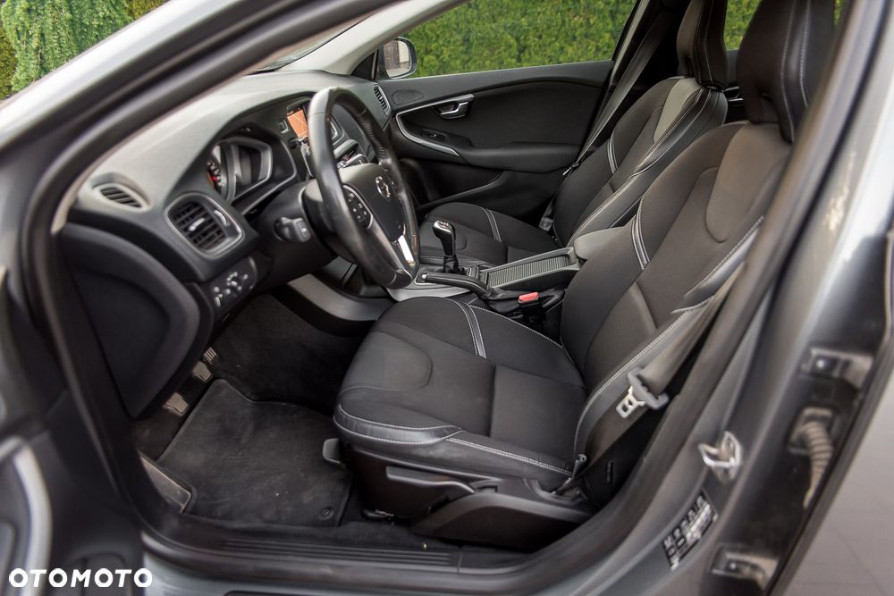 Volvo V40 D2 Drive-E Momentum - 14