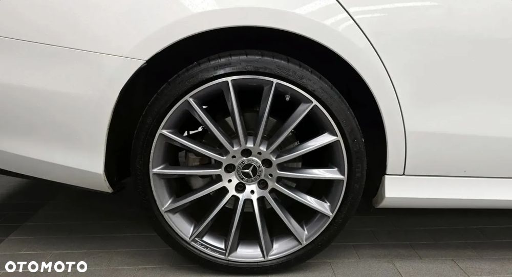 Mercedes-Benz Klasa E 300 9G-TRONIC - 16