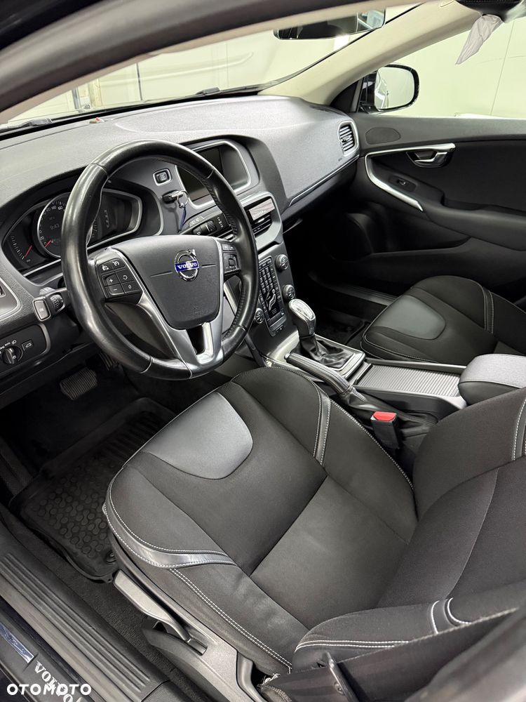 Volvo V40 D3 Momentum - 8