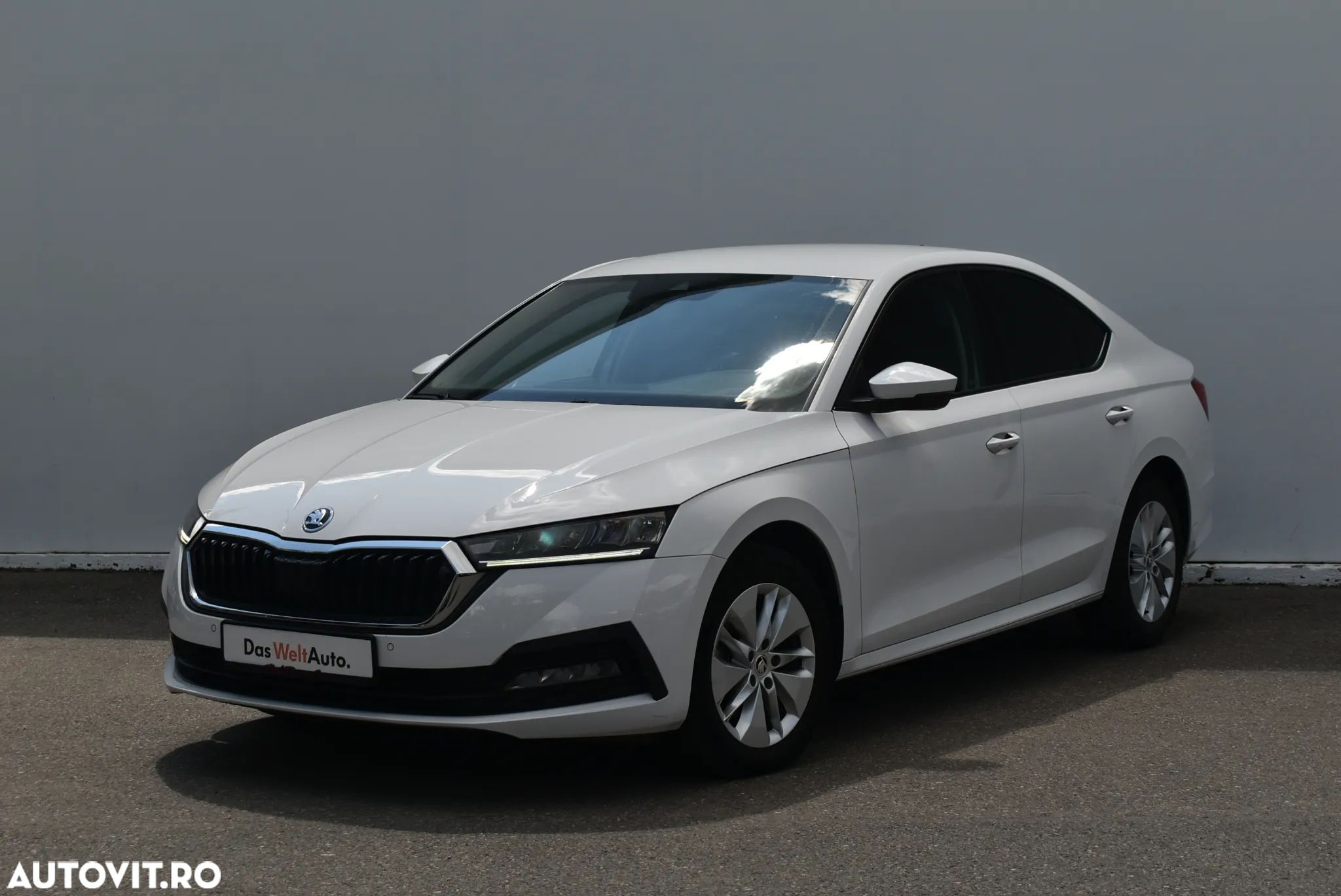Skoda Octavia 2.0 TDI DSG Ambition - 1