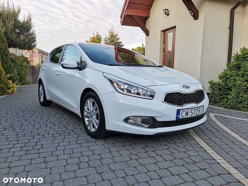 Kia Ceed 1.6 CRDi 128 Platinum Edition - 2