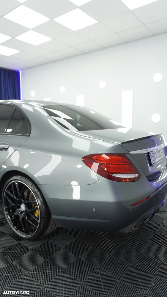 Mercedes-Benz E - 5