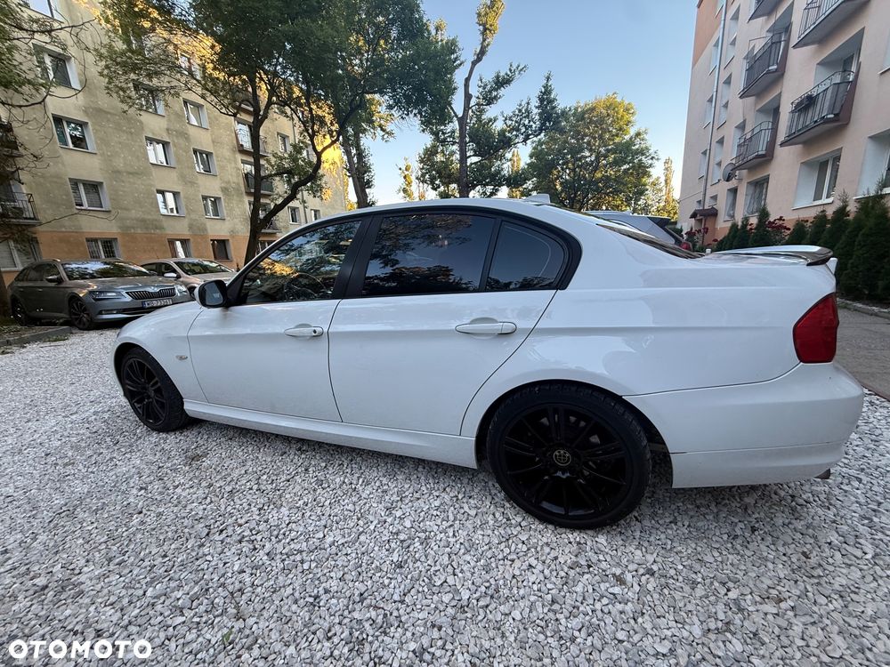 BMW Seria 3 318i - 11