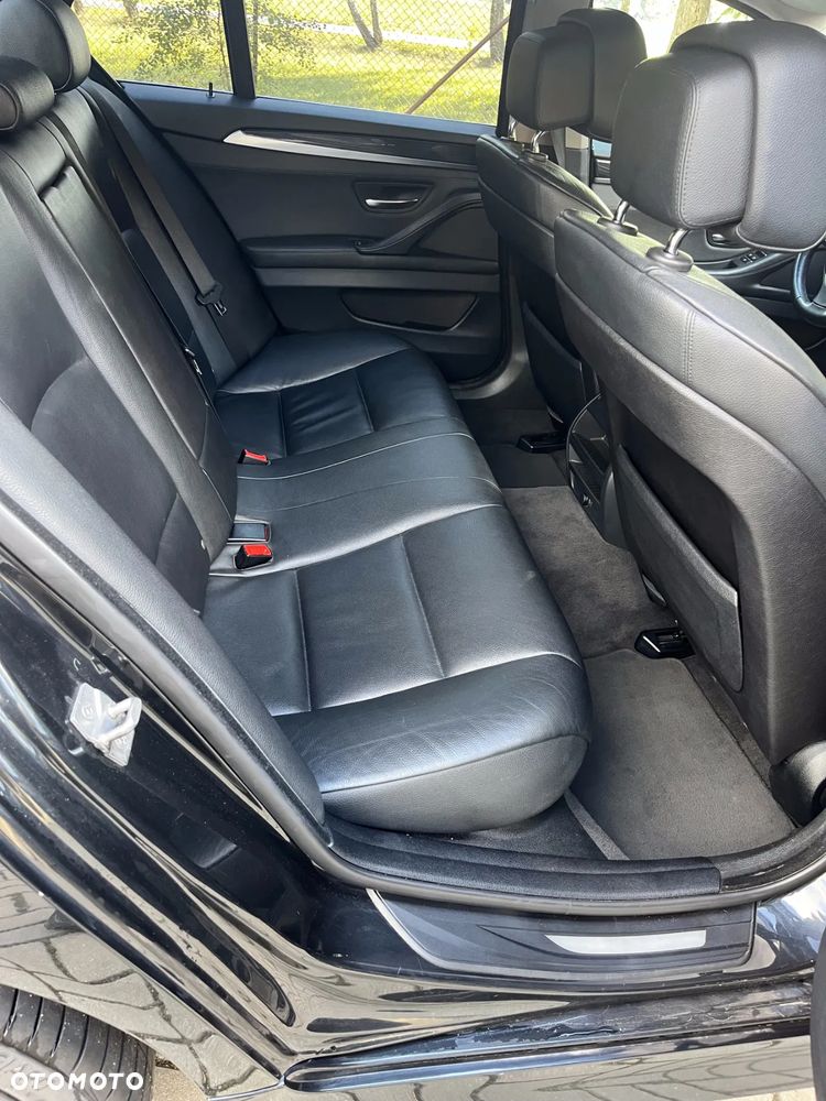 BMW Seria 5 530d xDrive - 29