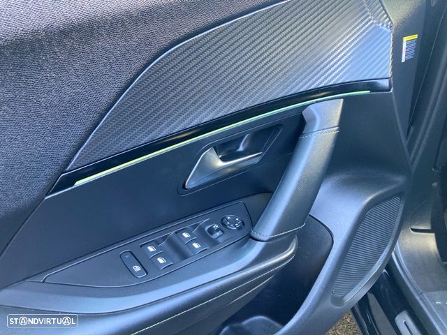 Peugeot 2008 1.5 BlueHDi GT EAT8 - 34