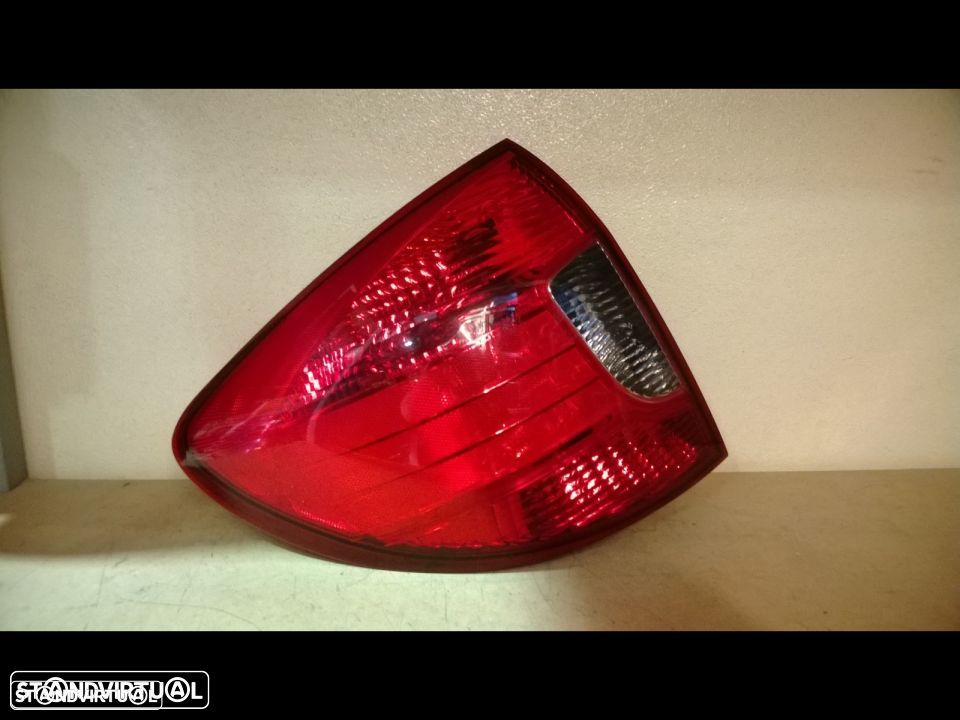 Farolim Kia Rio 2004 - 1