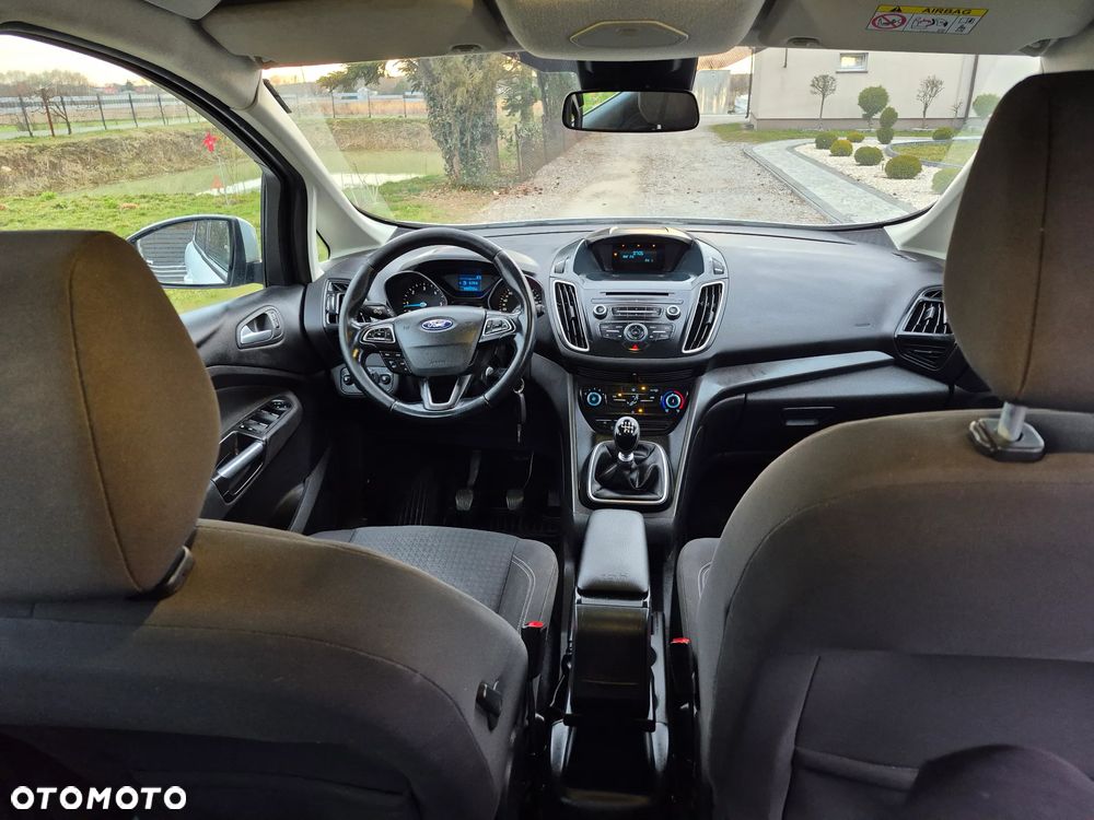 Ford Grand C-MAX - 37