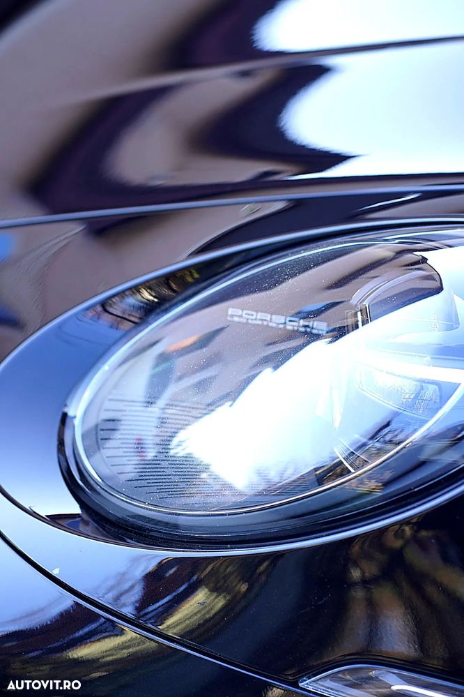 Porsche 911-TURBO-S - 3