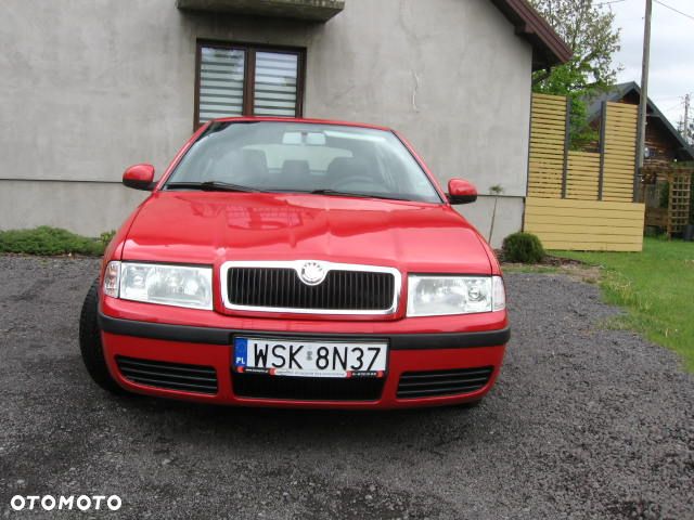 Skoda Octavia 1.6 Ambiente - 2