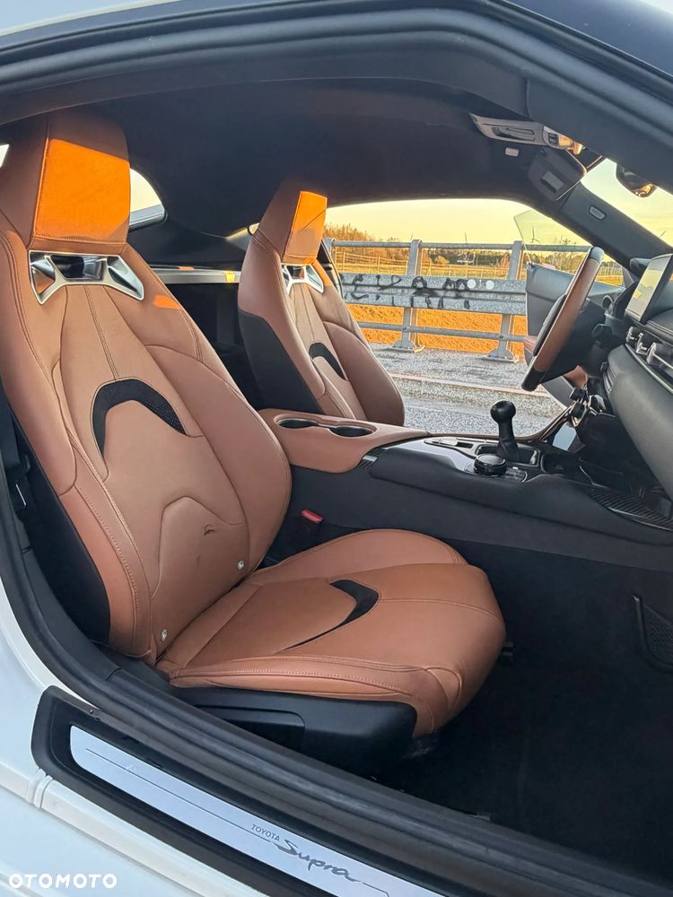 Toyota Supra - 18