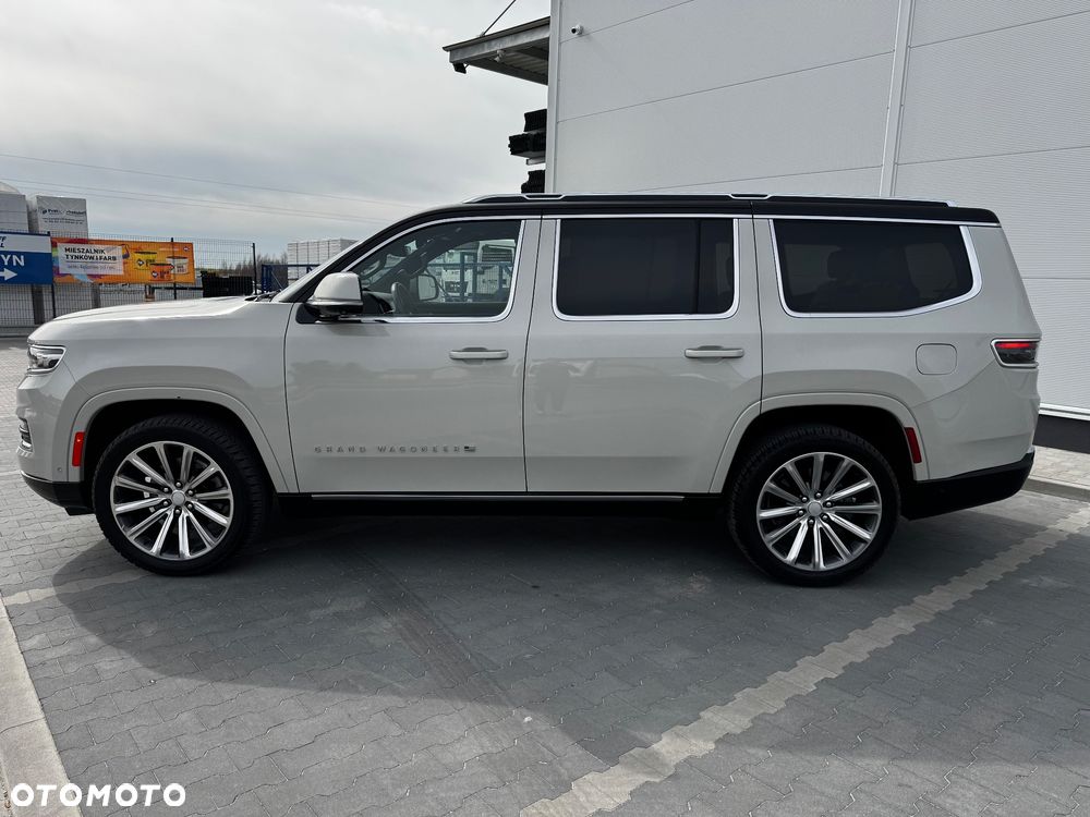 Jeep Grand Wagoneer - 6