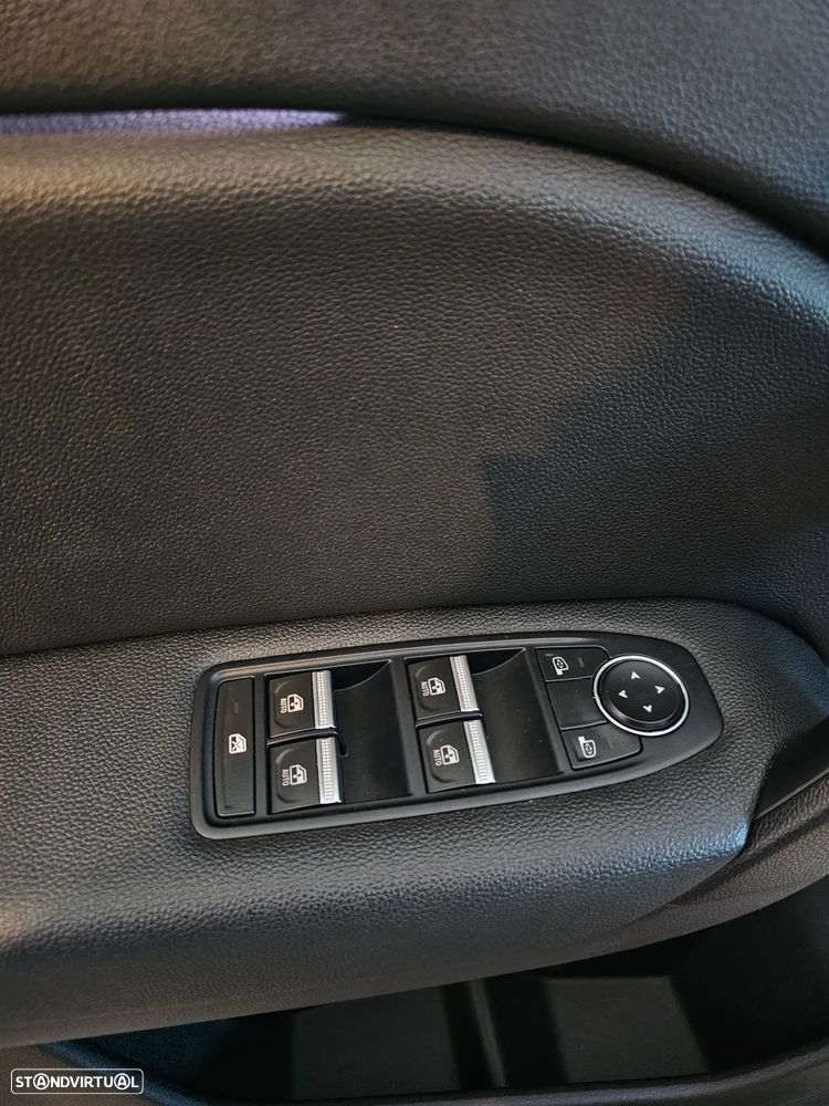 Renault Captur 1.0 TCe Techno Bi-Fuel - 28