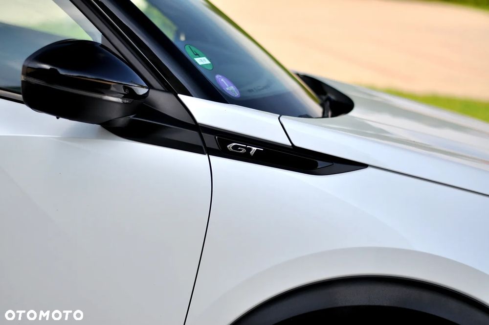 Peugeot 2008 PureTech 130 EAT8 GT - 14