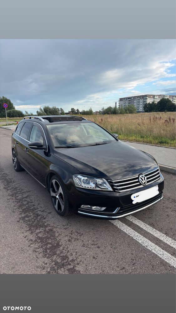 Volkswagen Passat - 1