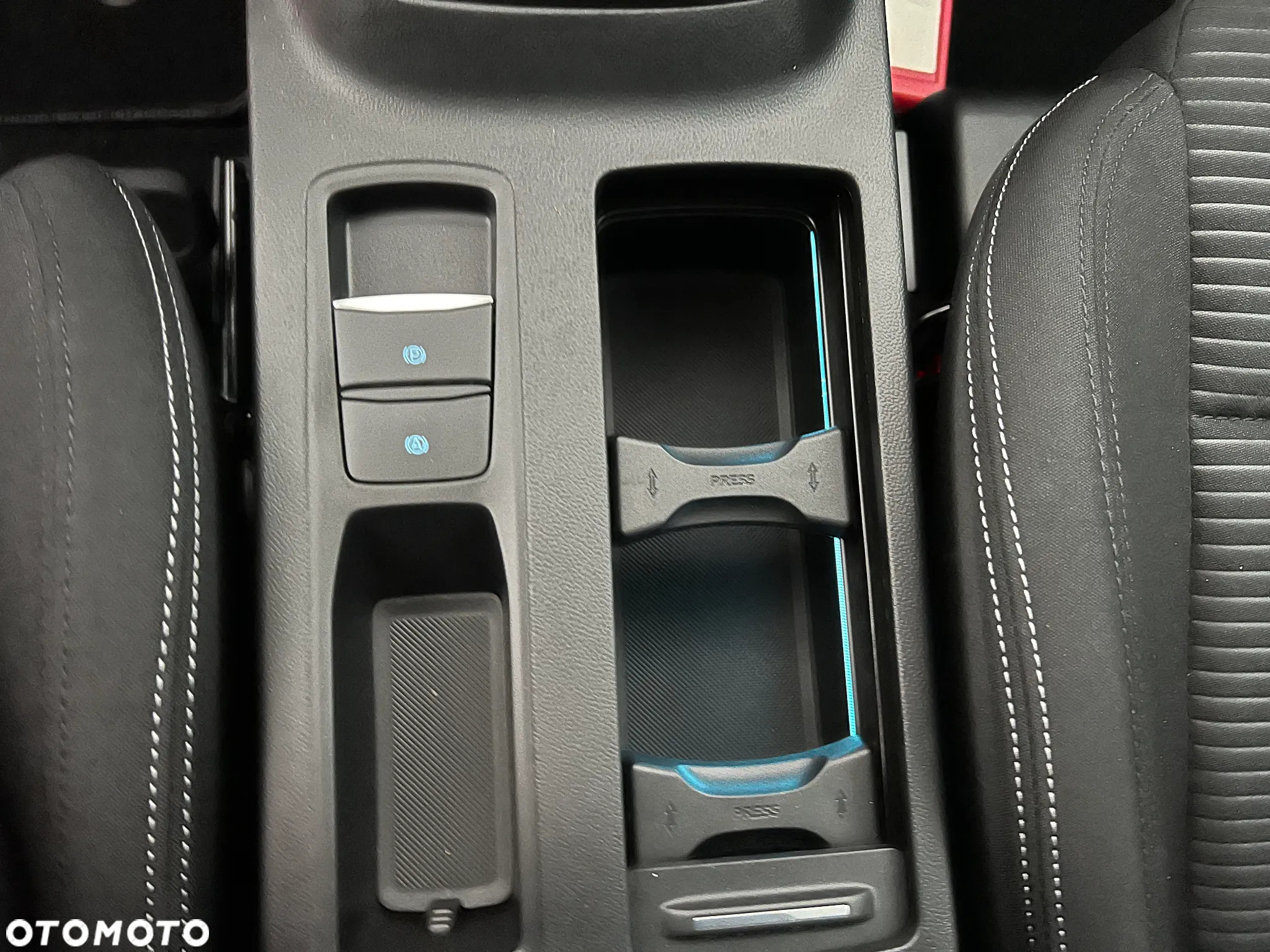 Ford Focus 1.0 EcoBoost Titanium Style - 32