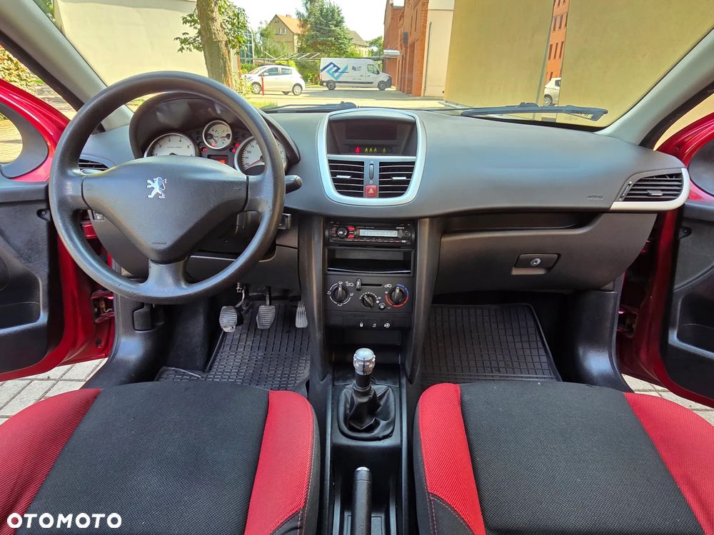 Peugeot 207 1.4 16V Presence - 18