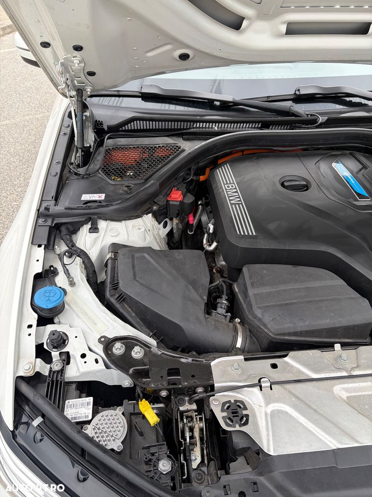 BMW Seria 3 330e Aut. - 22