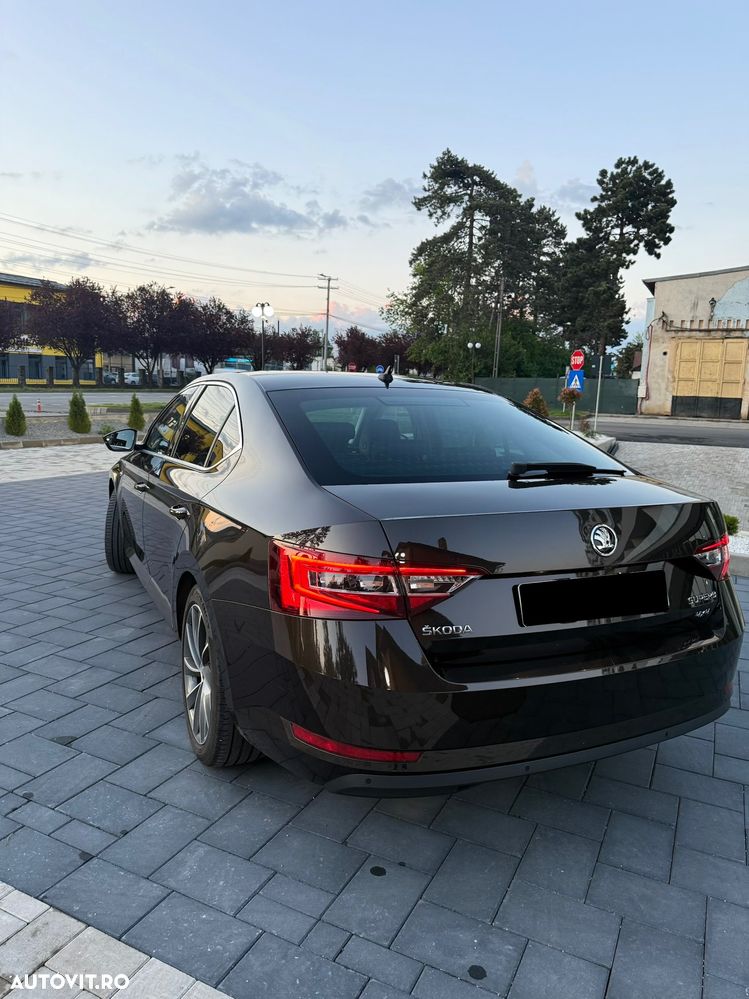 Skoda Superb 2.0 TDI 4X4 DSG L&K - 7