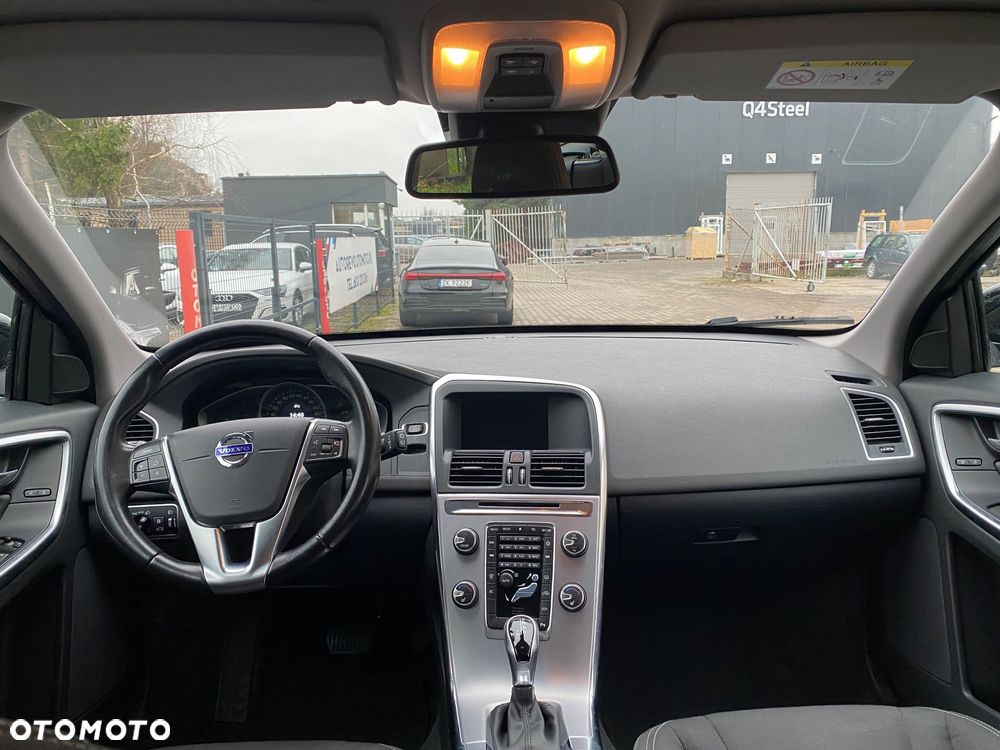 Volvo XC 60 D3 Geartronic Momentum - 11
