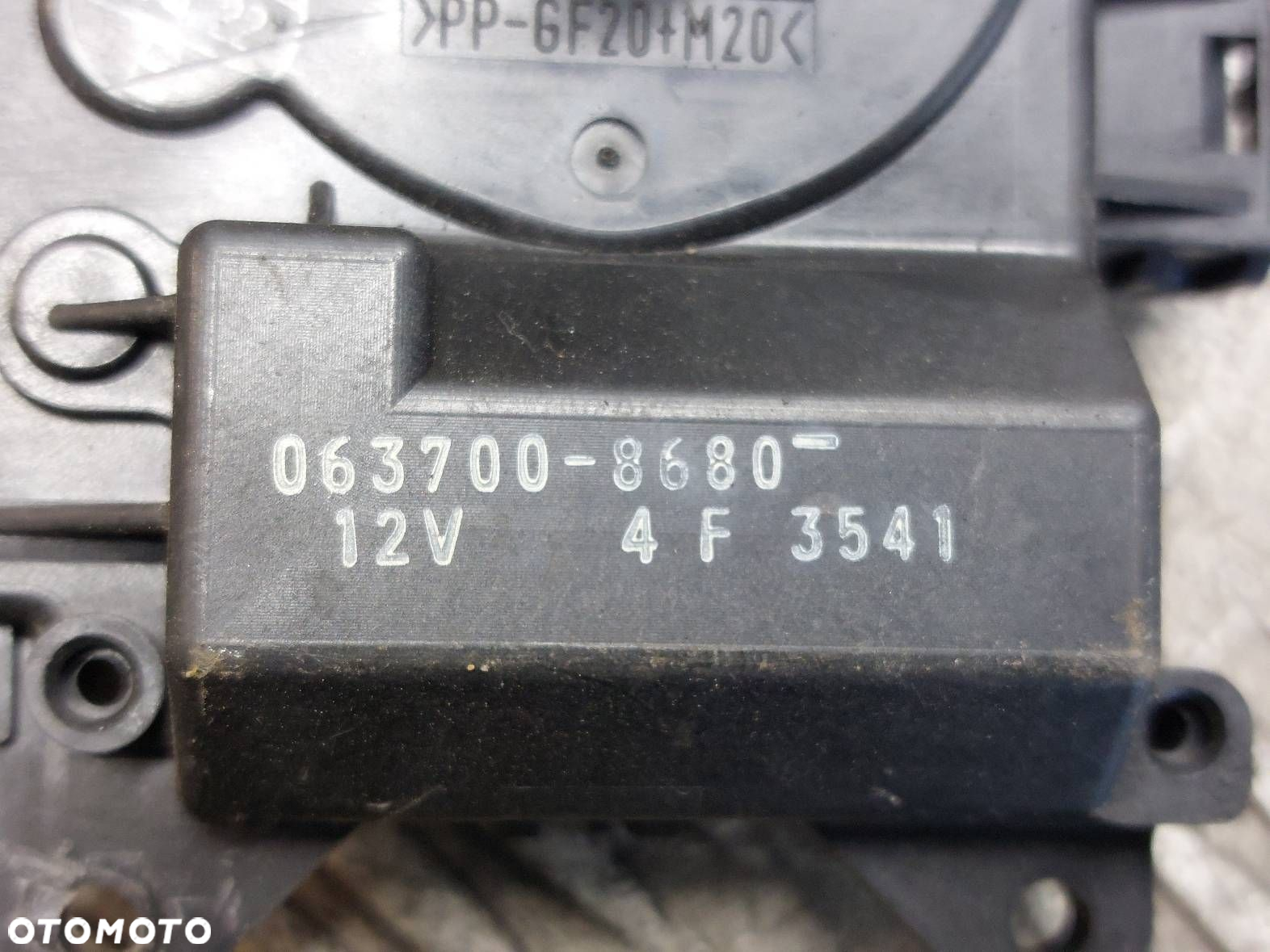SILNICZEK NAGRZEWNICY TOYOTA AVENSIS T25 063700-8680 - 3