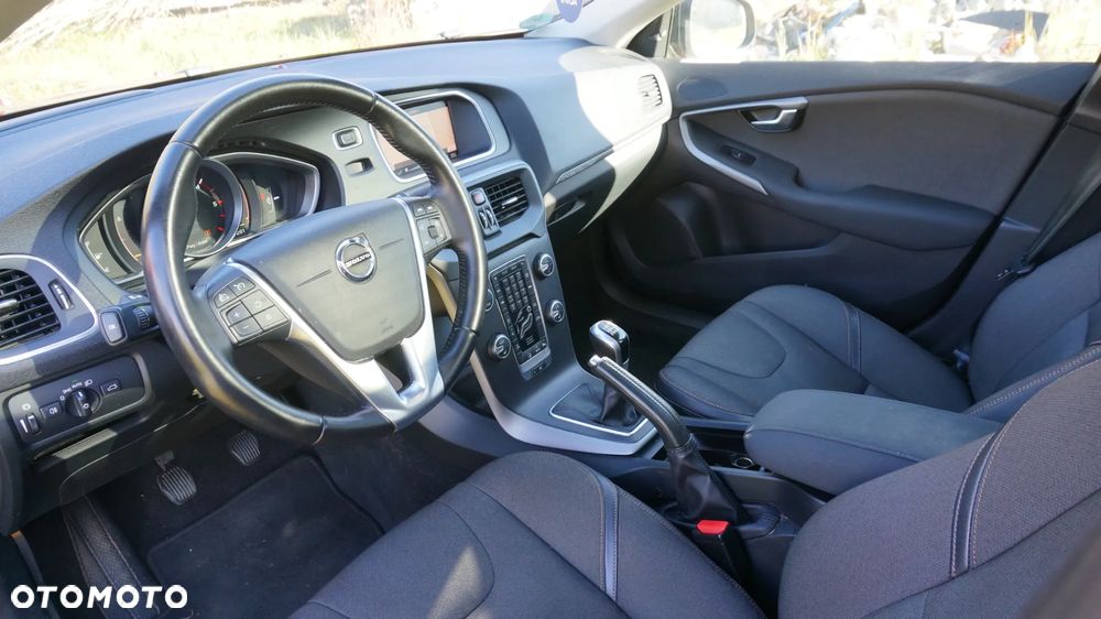 Volvo V40 Cross Country D3 Drive-E Momentum - 5