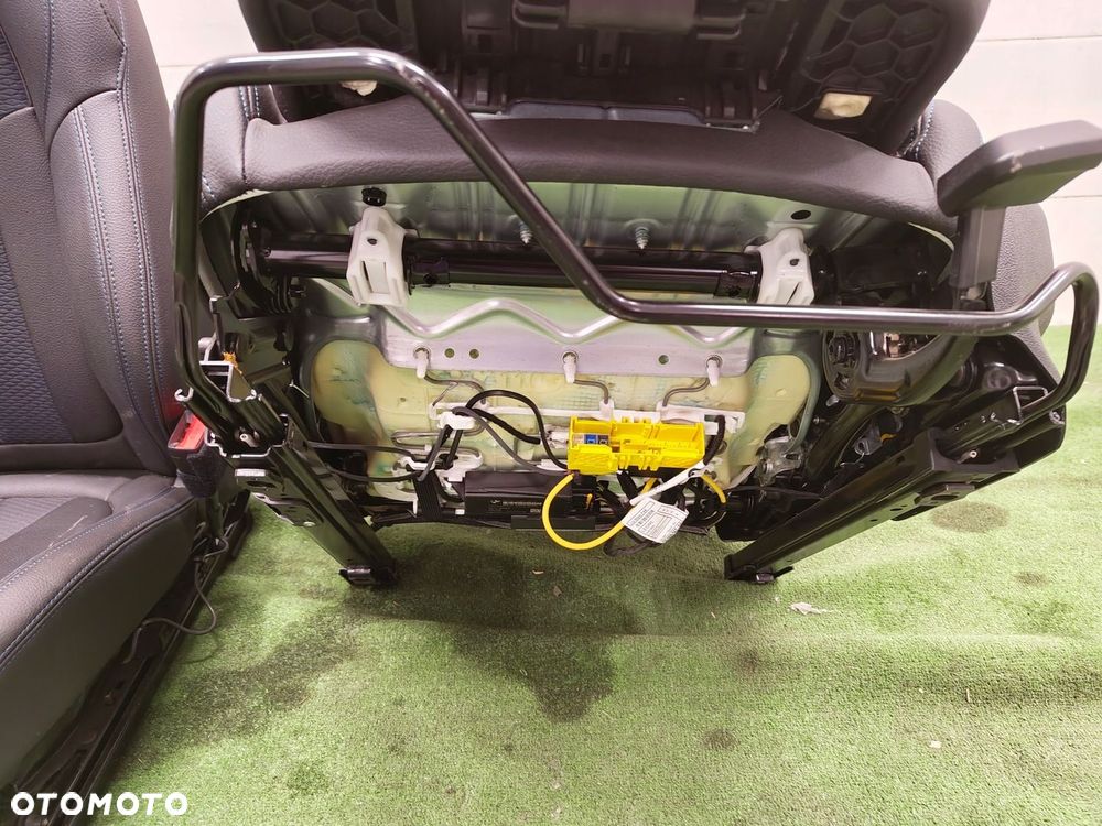 BMW X1 F48 ŚRODEK FOTELE KANAPA TUNEL BOCZKI TAPICERKA M-PAKIET - 6