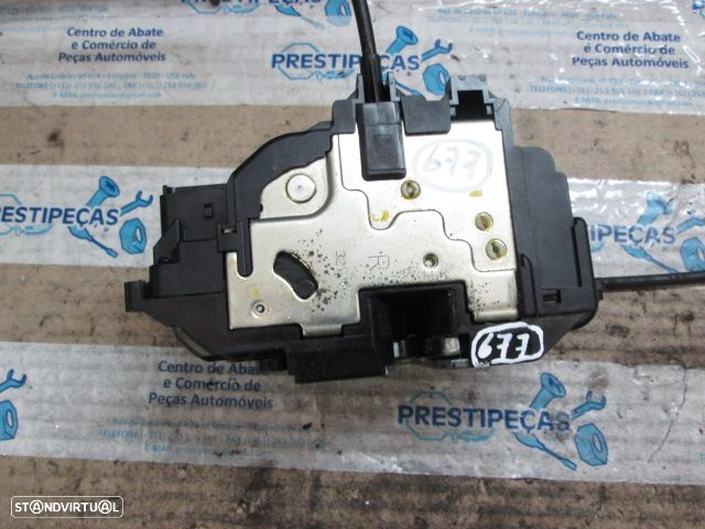 Fecho 825020002R RENAULT MEGANE 3 2009 TD ELETRICO - 2