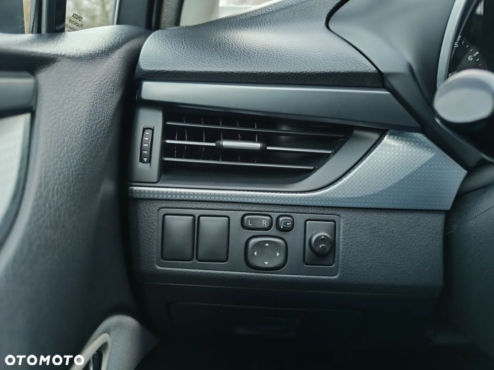 Toyota Avensis 1.8 Premium - 20