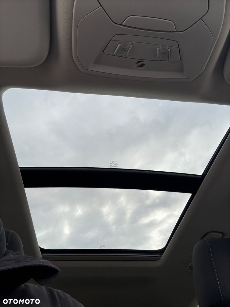 Ford Kuga 2.0 TDCi 2x4 Titanium - 16