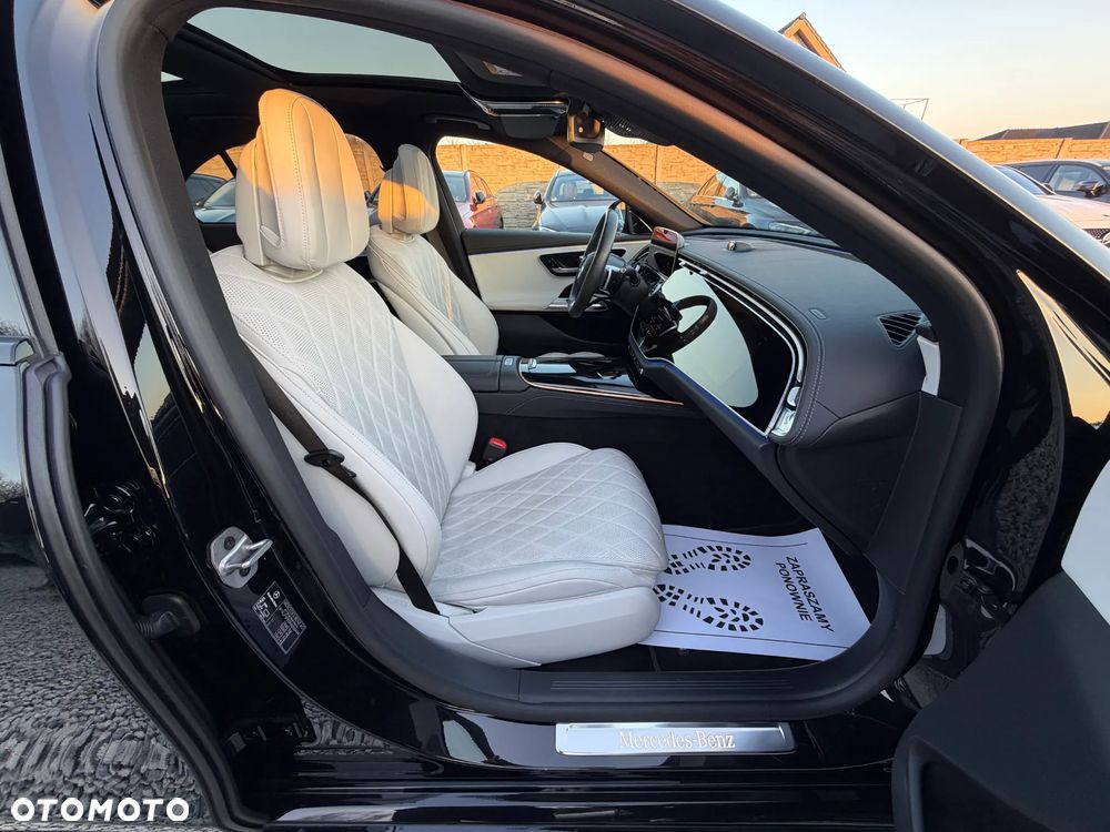 Mercedes-Benz Klasa E 400e 4Matic 9G-TRONIC - 36