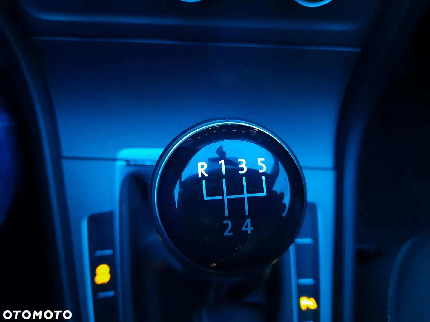 Volkswagen Golf 1.6 TDI BlueMotion Technology Lounge - 34