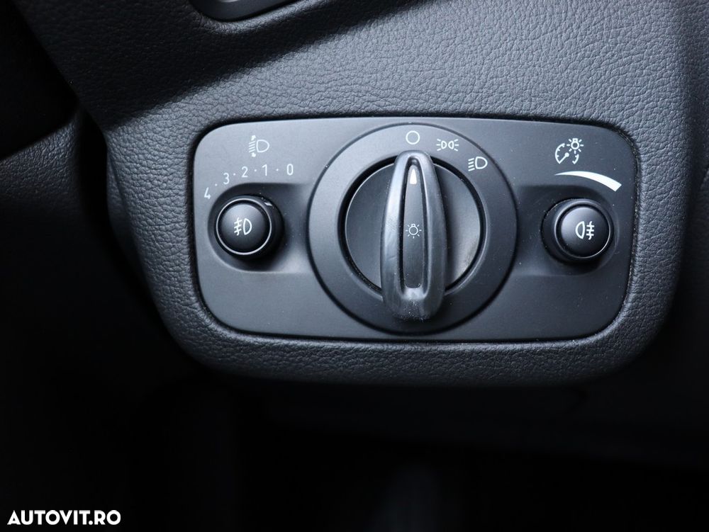 Ford Kuga - 12