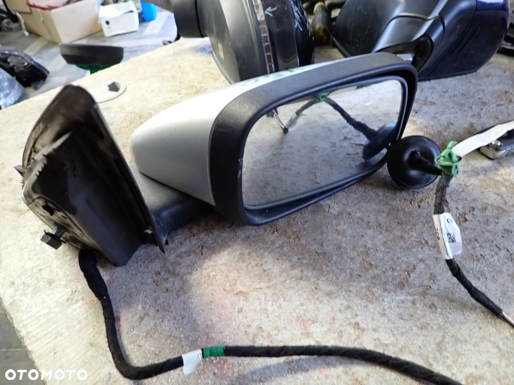 VOLVO V50 LUSTERKO PRAWE 6 PIN E11015850 - 2