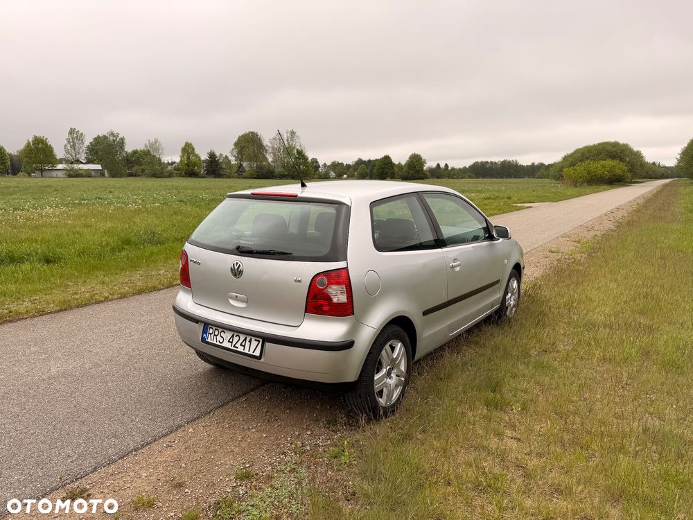 Volkswagen Polo 1.4 16V Basis - 3