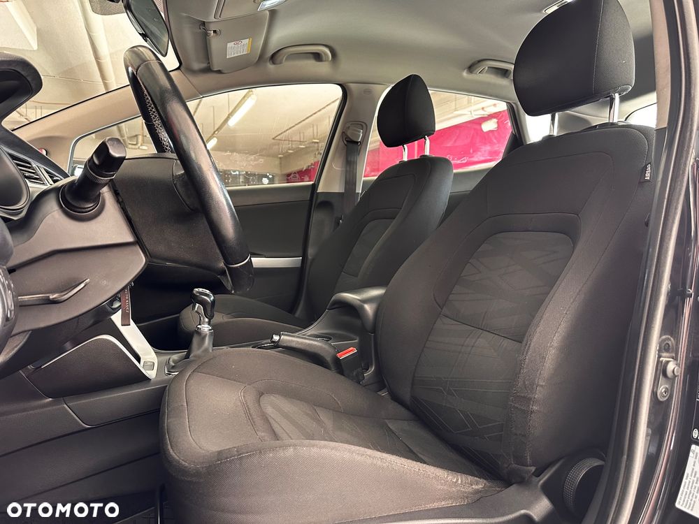 Kia Ceed 1.4 L - 13