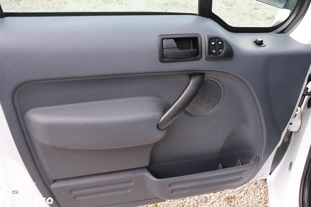 Ford Tourneo Connect - 12