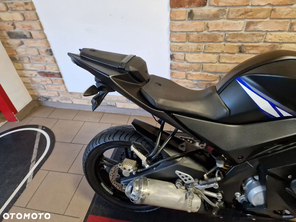 Yamaha YZF - 22