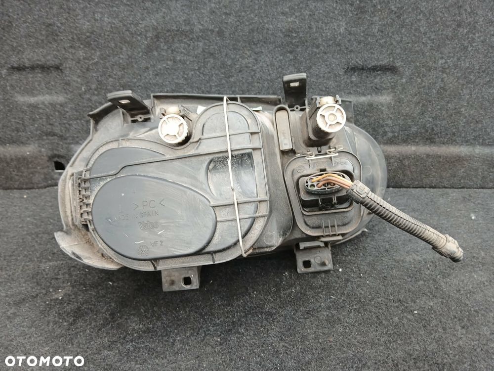 Volkswagen Golf IV lampa przednia - 4