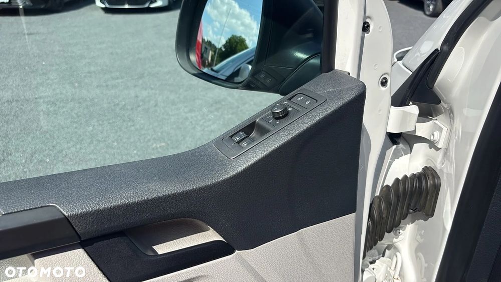 Volkswagen Transporter - 13